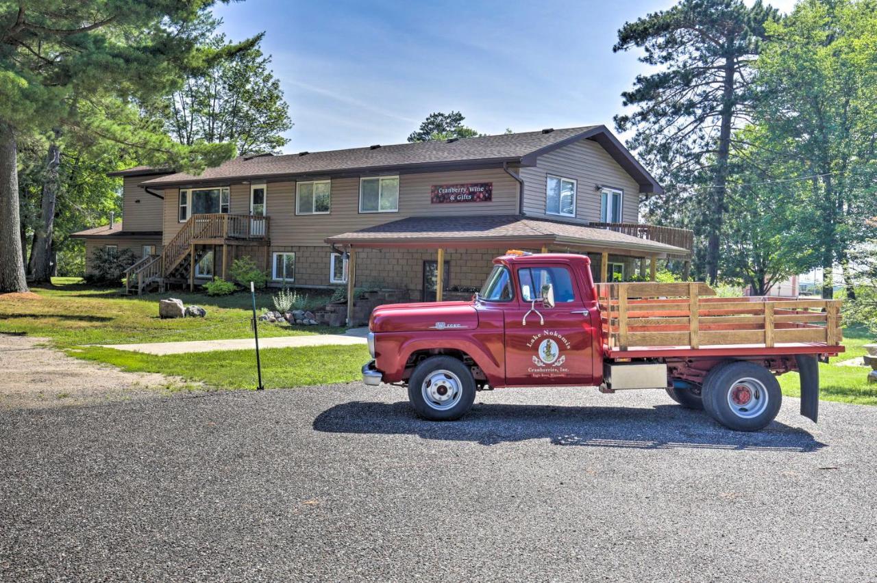 Simple Cranberry And Wine Farm Home With Fire Pit! イーグル・リバー エクステリア 写真